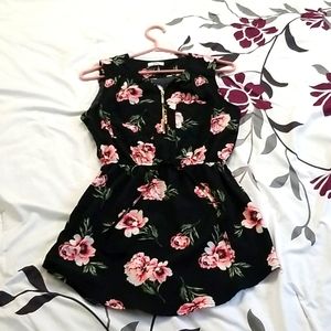 Floral top with sinched elastic waist